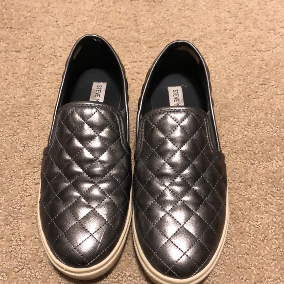 Steve Madden shiny slip on - Picture 2 of 3